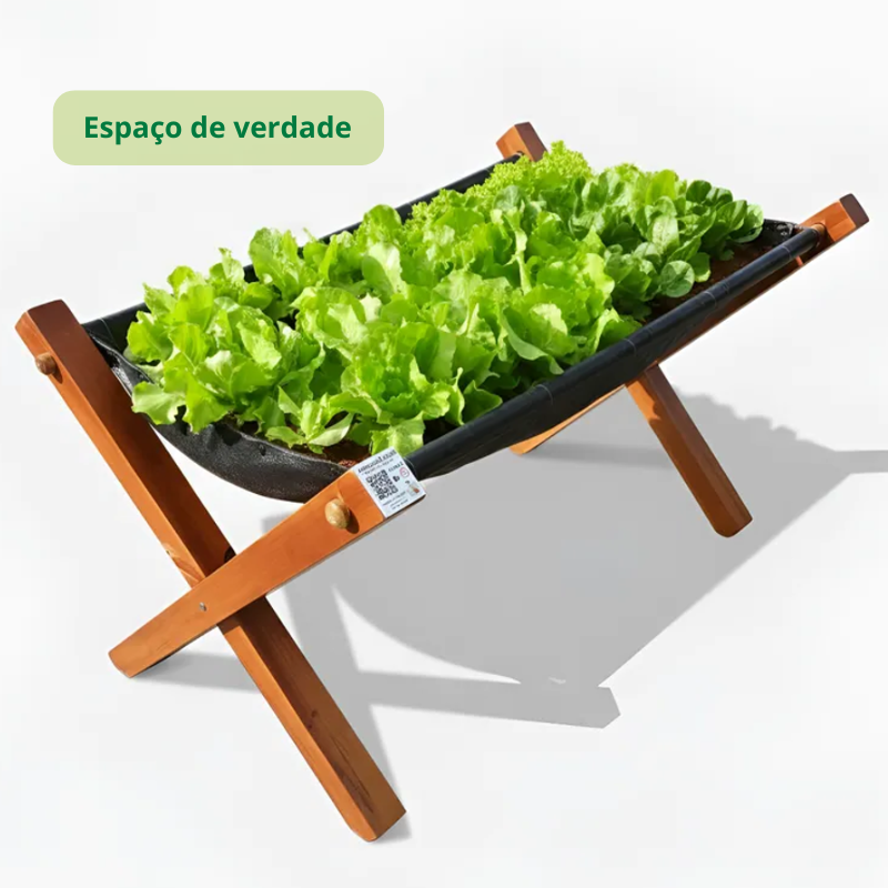 Horta Suspensa Jardim de Comer: Imagem que demostra como o produto possue bom espaço para plantar.